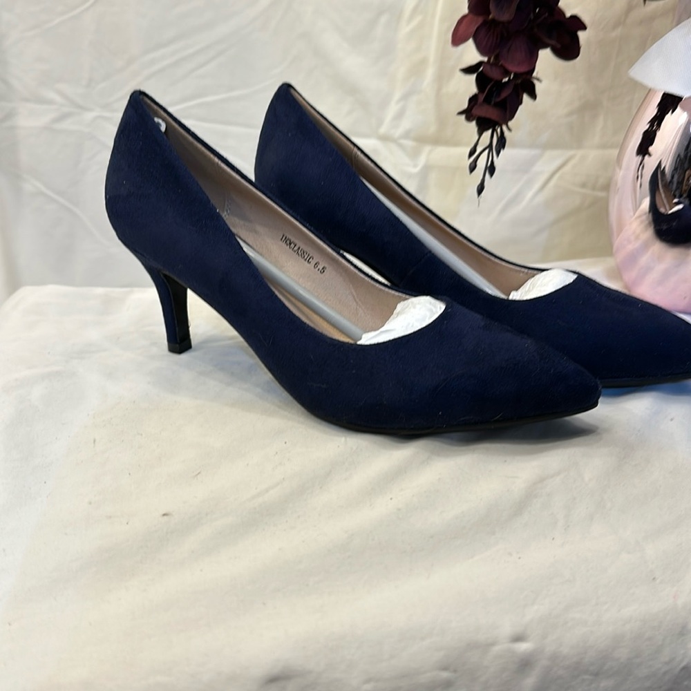 Pump heels